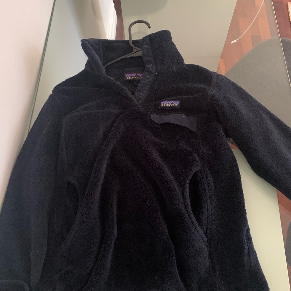 Patagonia navy blue sweater